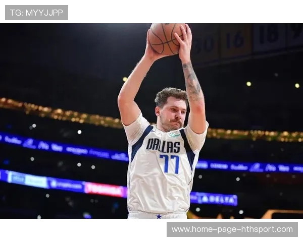 东契奇见缝插针，独行侠把握住节奏回合