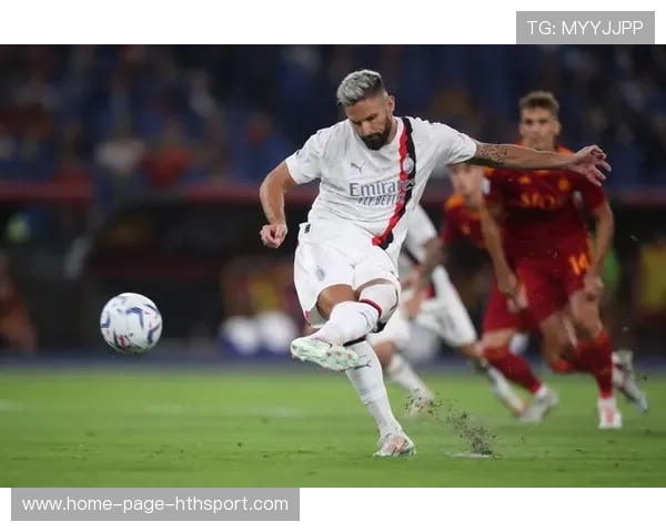 国际米兰年轻中场在训练中练习突破型直塞球的稳定性