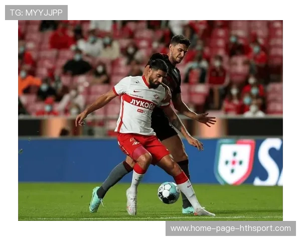 本菲卡边路在比赛中提供持续压力